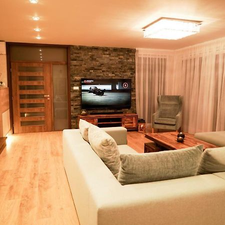 Luxury Villa Moravany nad Vahom Luaran gambar