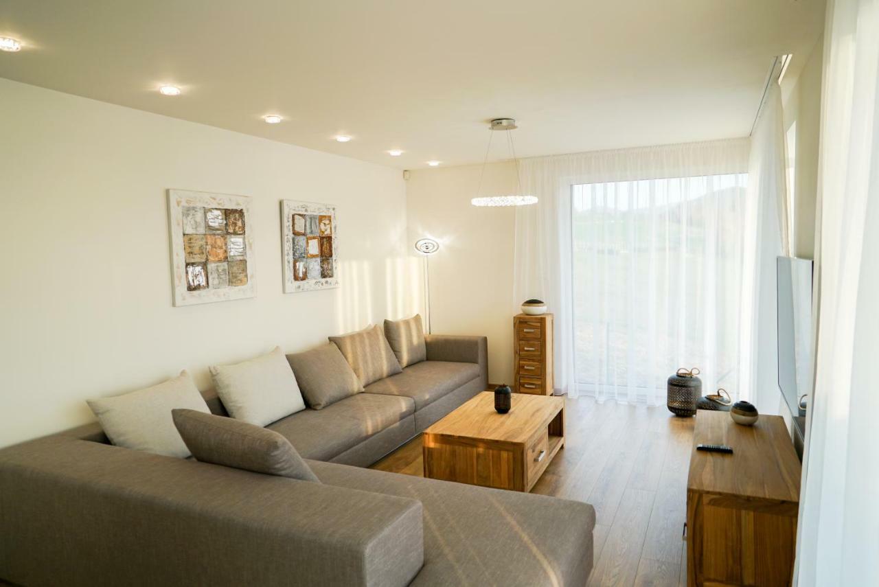 Luxury Villa Moravany nad Vahom Luaran gambar