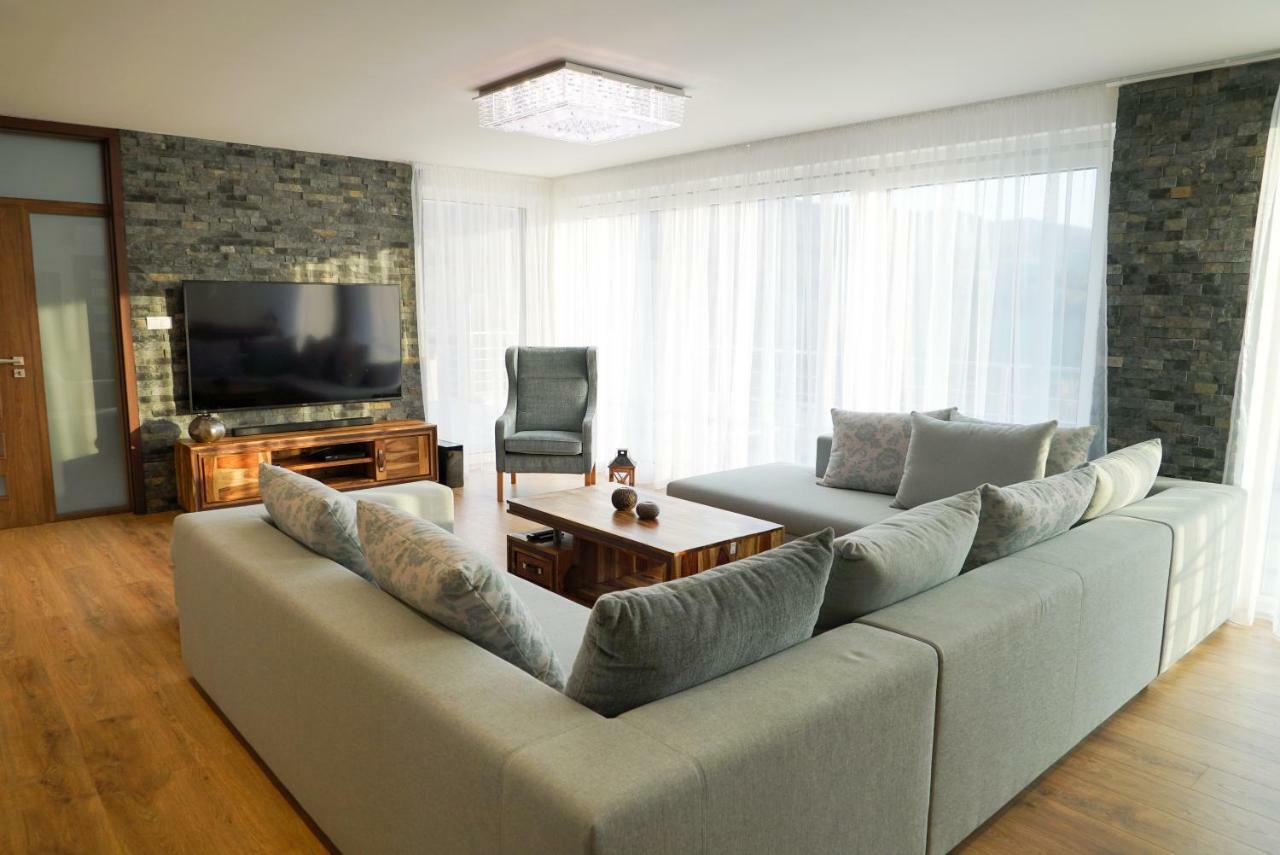 Luxury Villa Moravany nad Vahom Luaran gambar