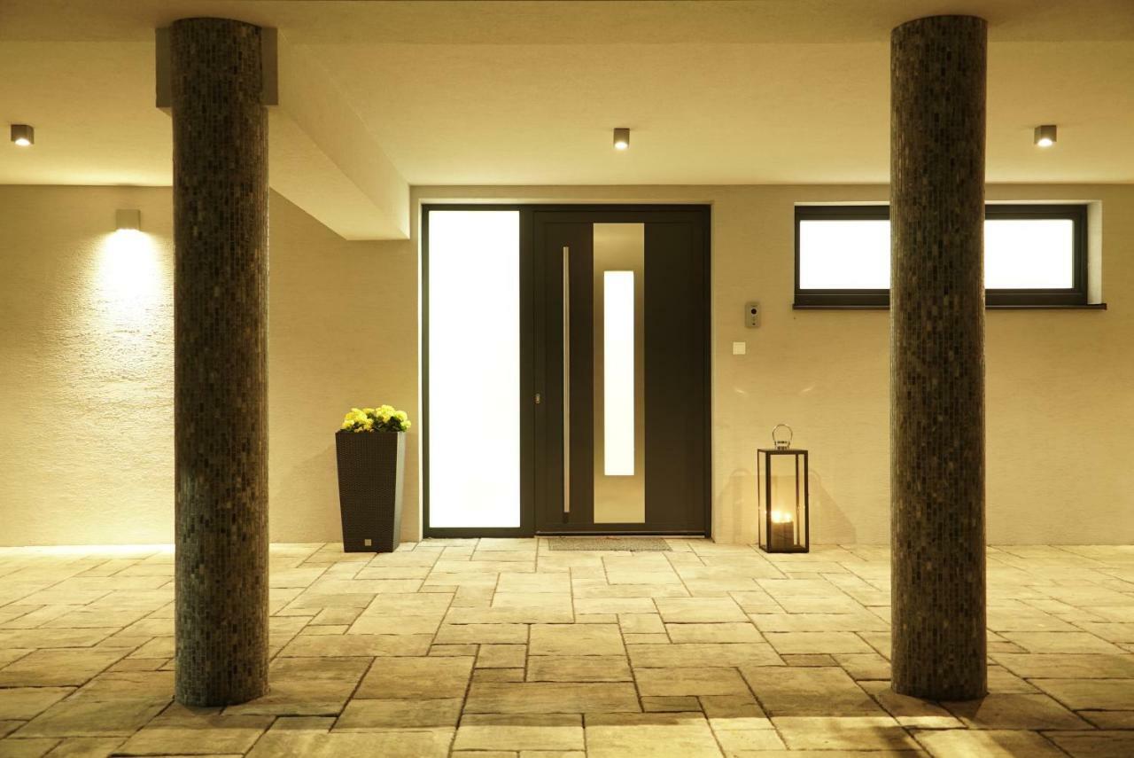 Luxury Villa Moravany nad Vahom Luaran gambar